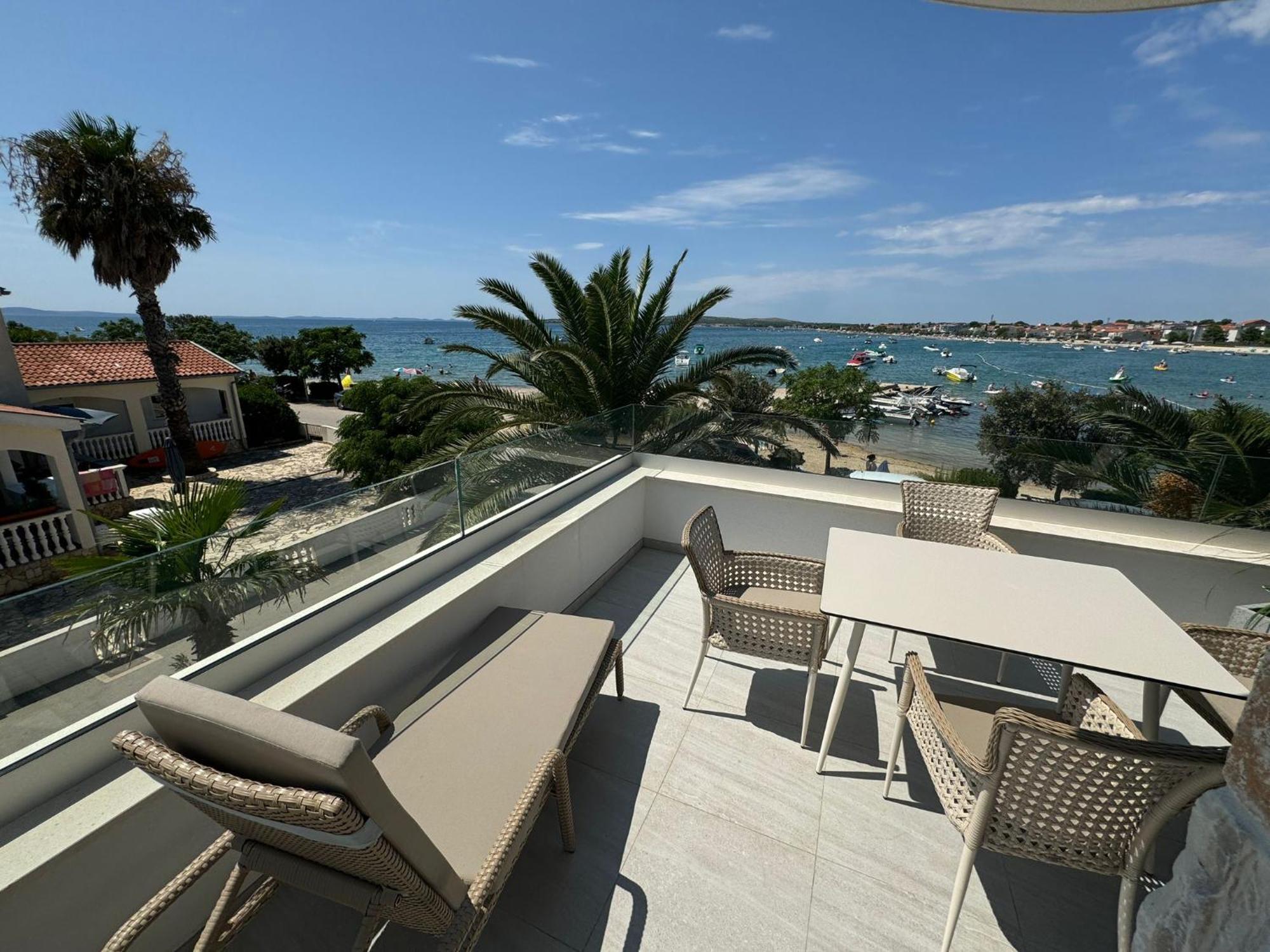 Apartments Dernaj Vir Ngoại thất bức ảnh